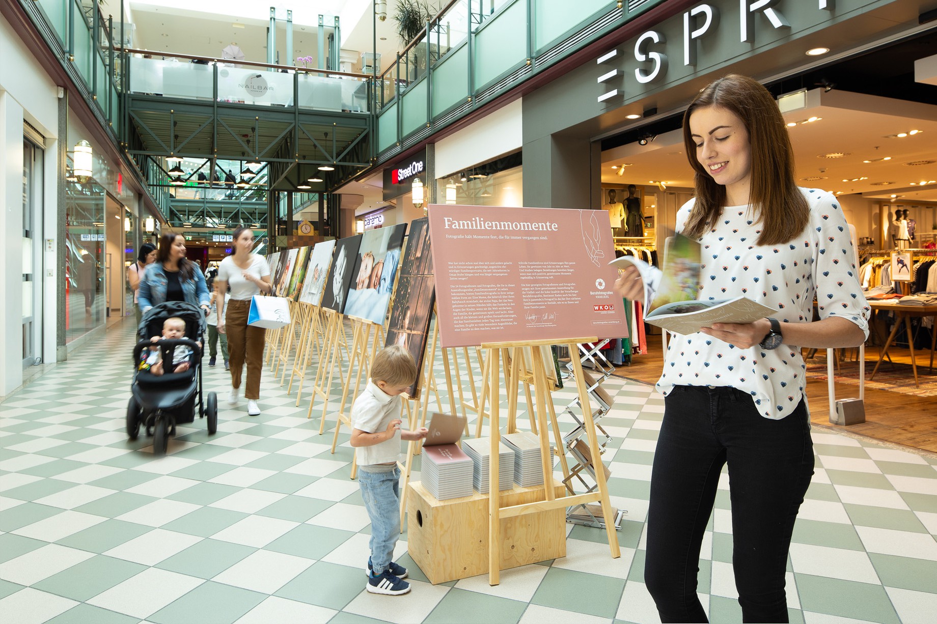 Vernissage & Ausstellung Familienmomente im Messepark Dornbirn